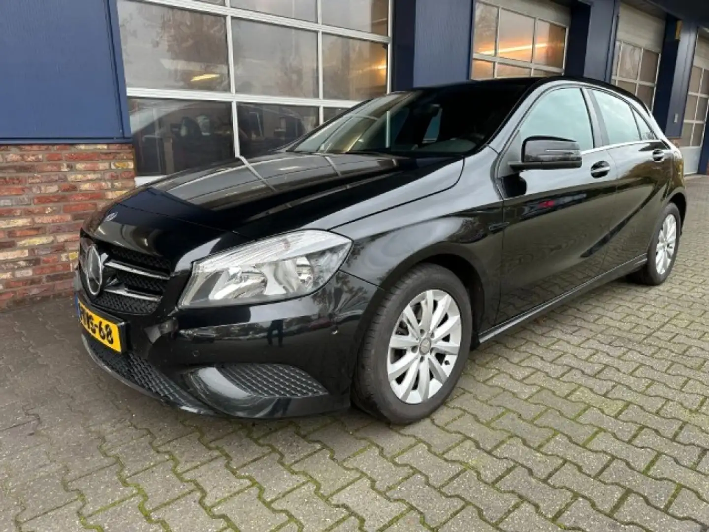 Mercedes-Benz 180 AMBITION Applecarplay/Androidauto, Stoelverwar Noir - 1