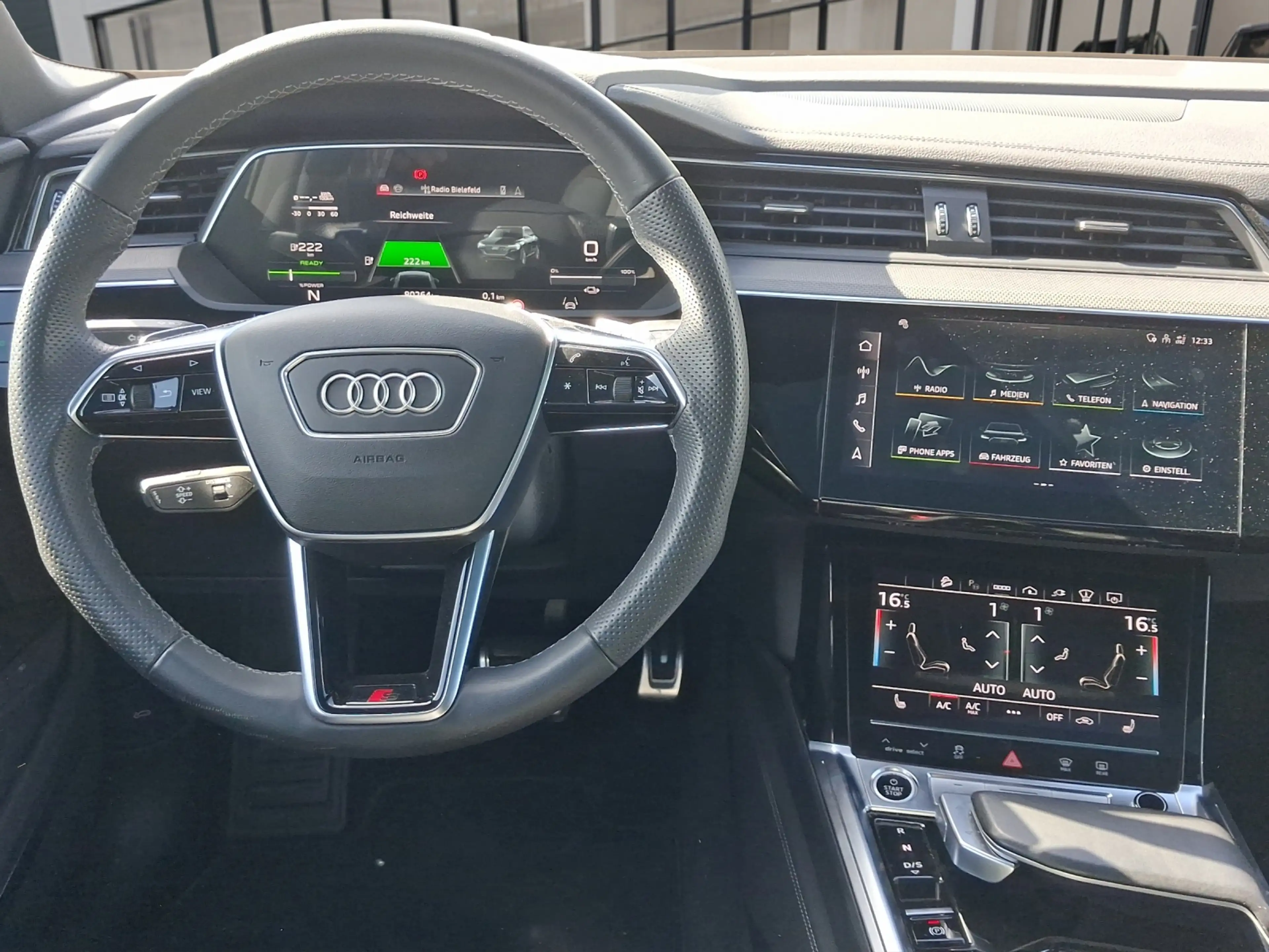 Audi Q8 e-tron 55 quattro S line Pano HuD Luftfederung Ambient... — photo 7