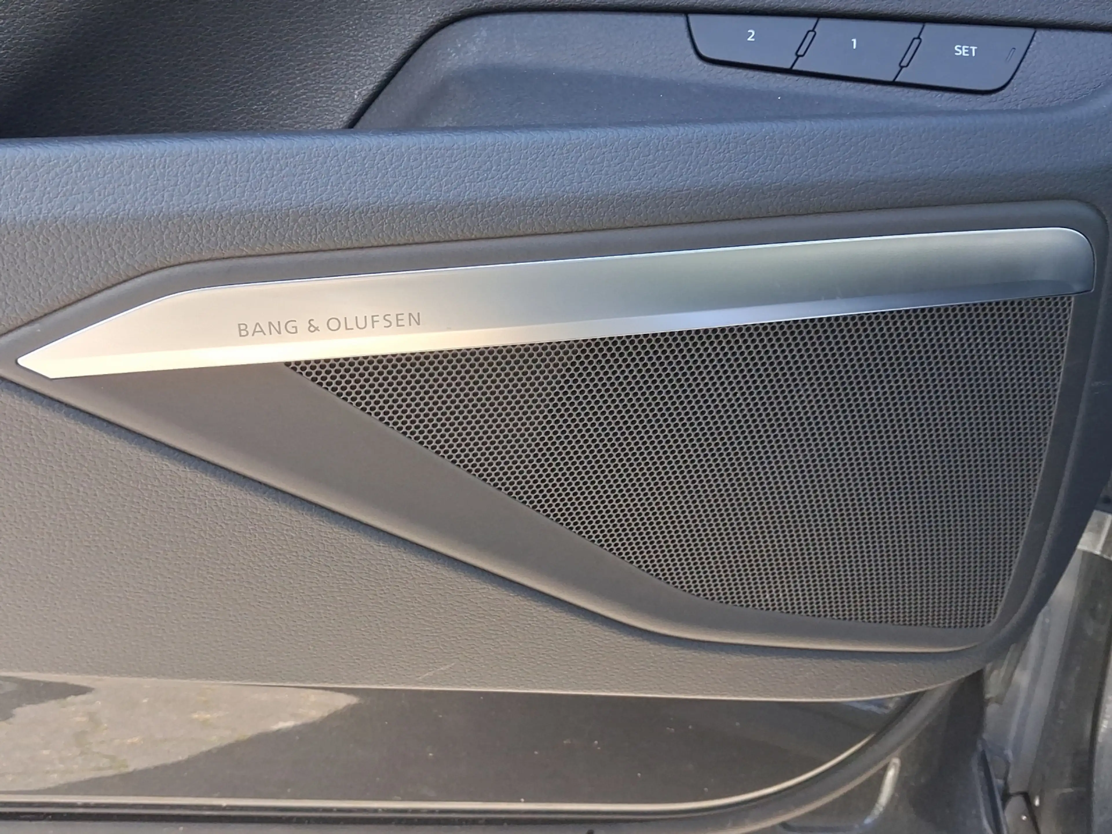 Audi Q8 e-tron 55 quattro S line Pano HuD Luftfederung Ambient... — photo 13