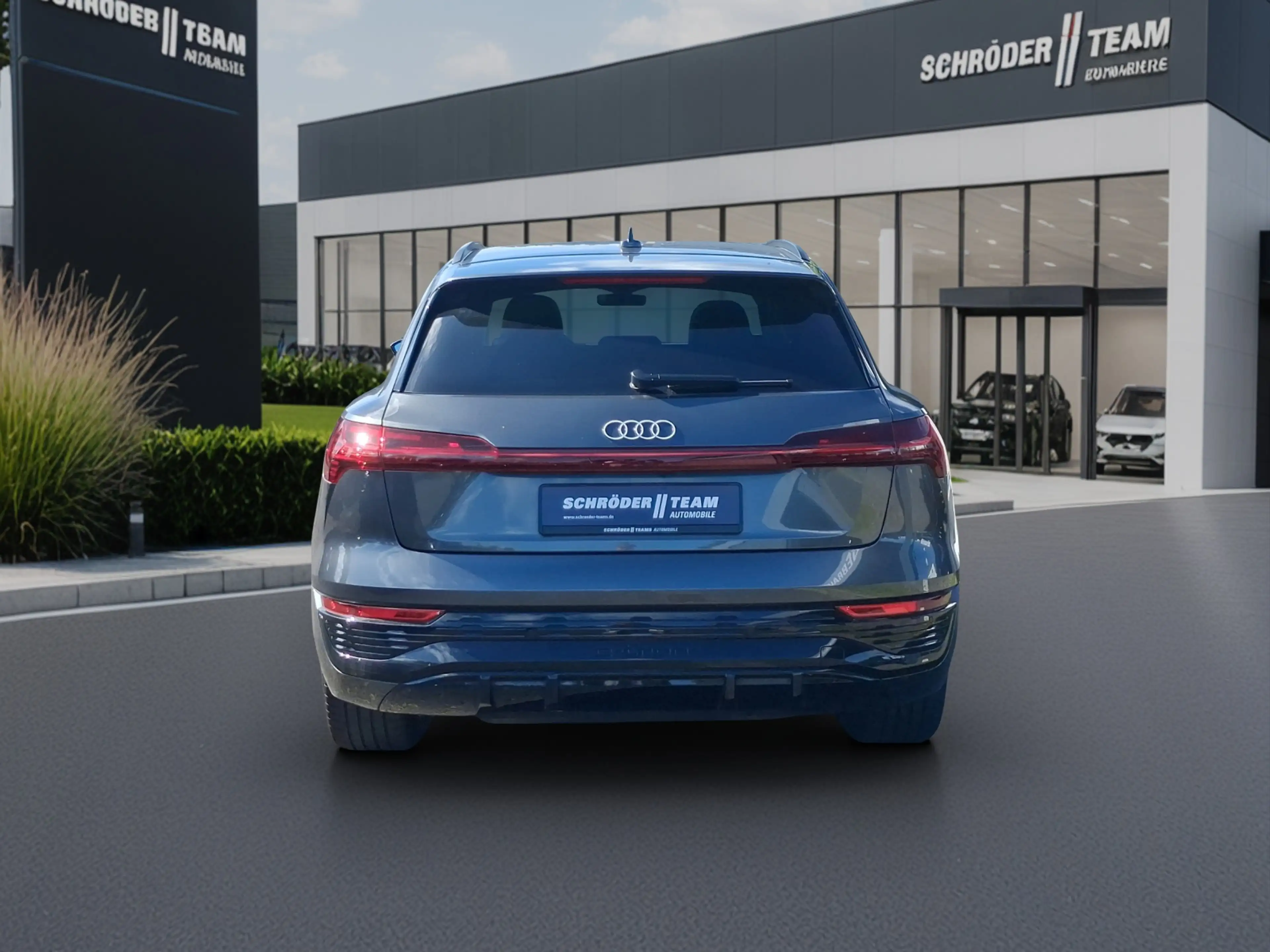 Audi Q8 e-tron 55 quattro S line Pano HuD Luftfederung Ambient... — photo 4