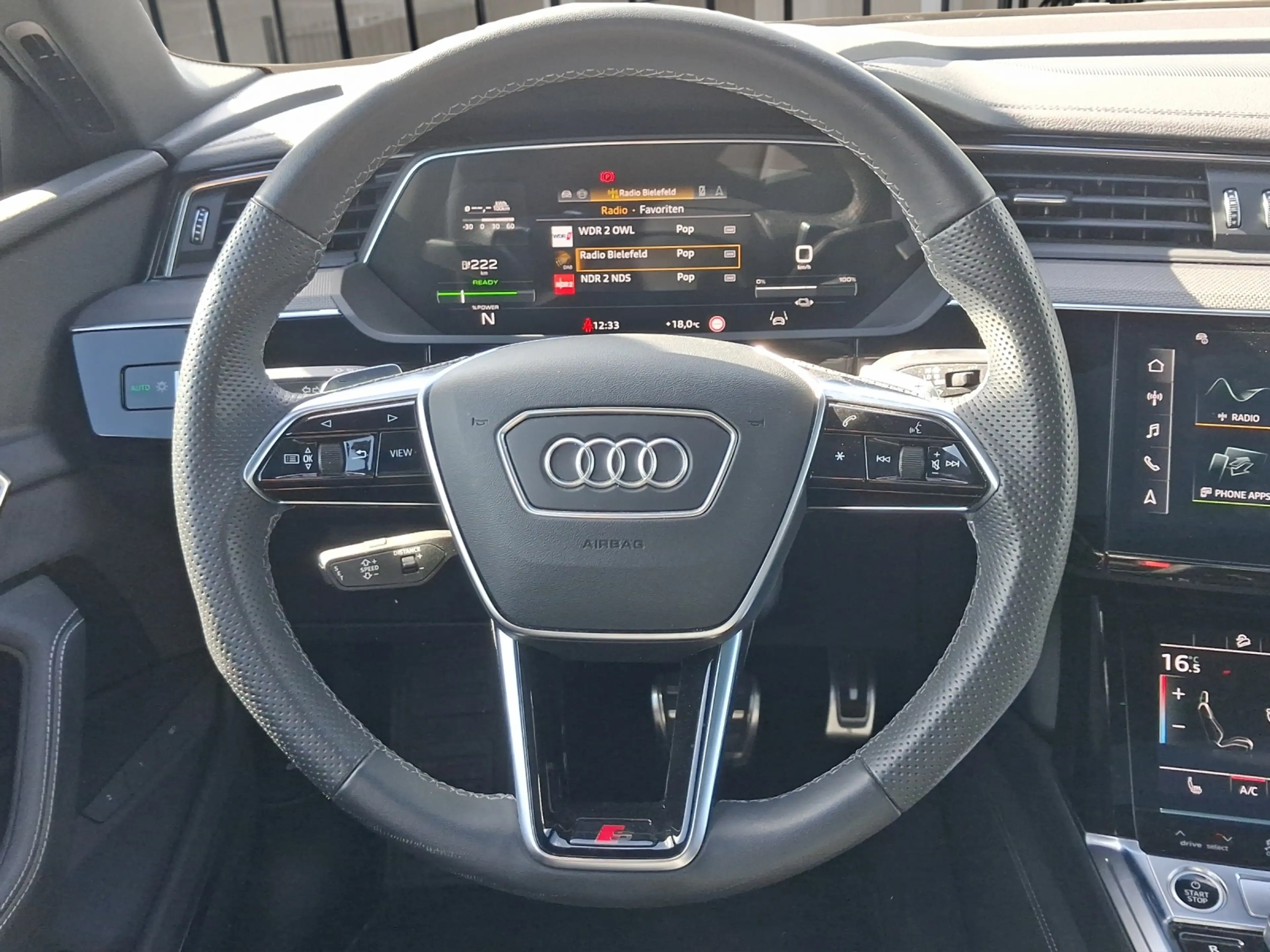Audi Q8 e-tron 55 quattro S line Pano HuD Luftfederung Ambient... — photo 8