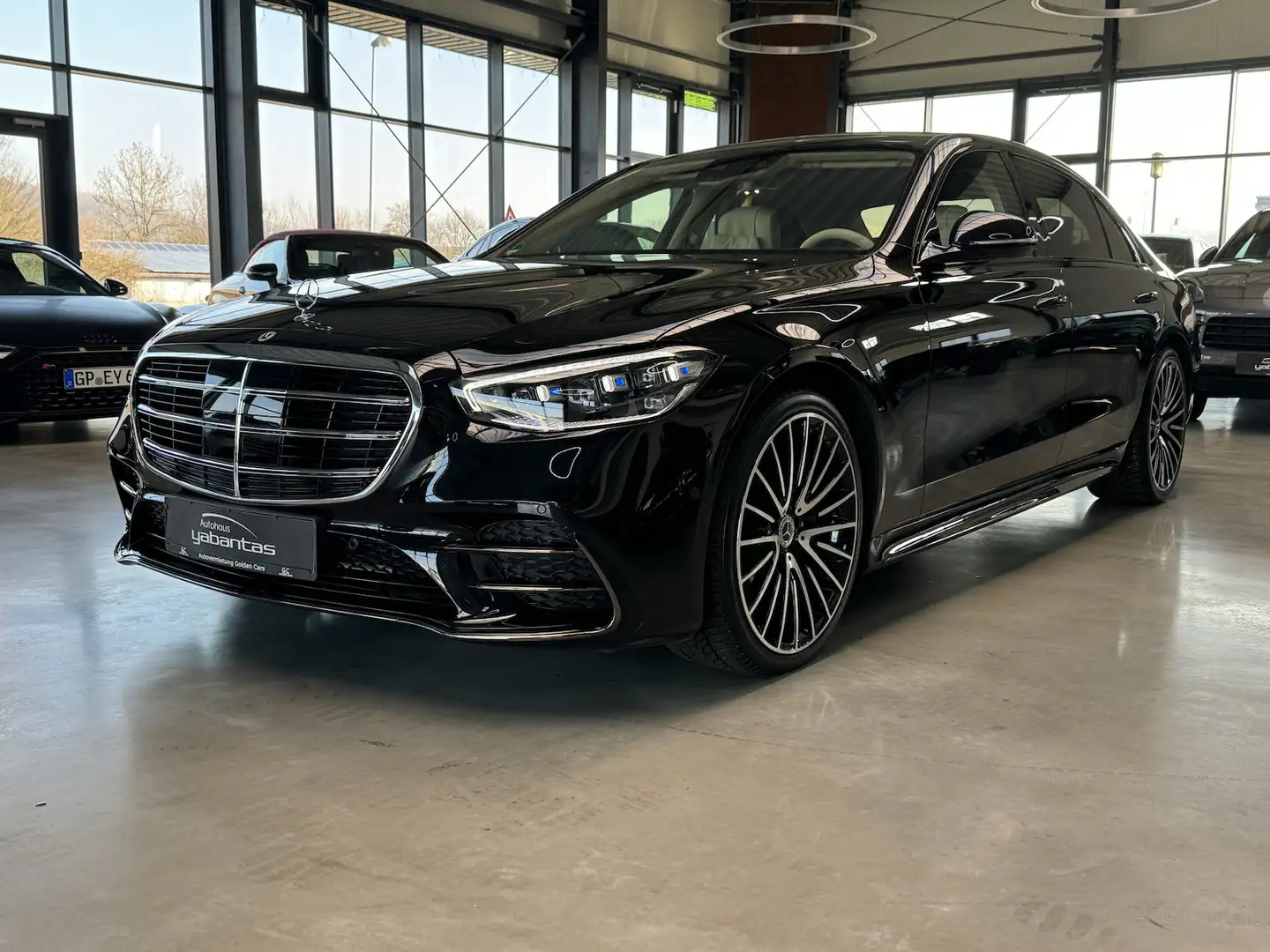 Mercedes-Benz S 450 d 4M AMG L Distro. Massage Chauffeur Pano Head Noir - 1