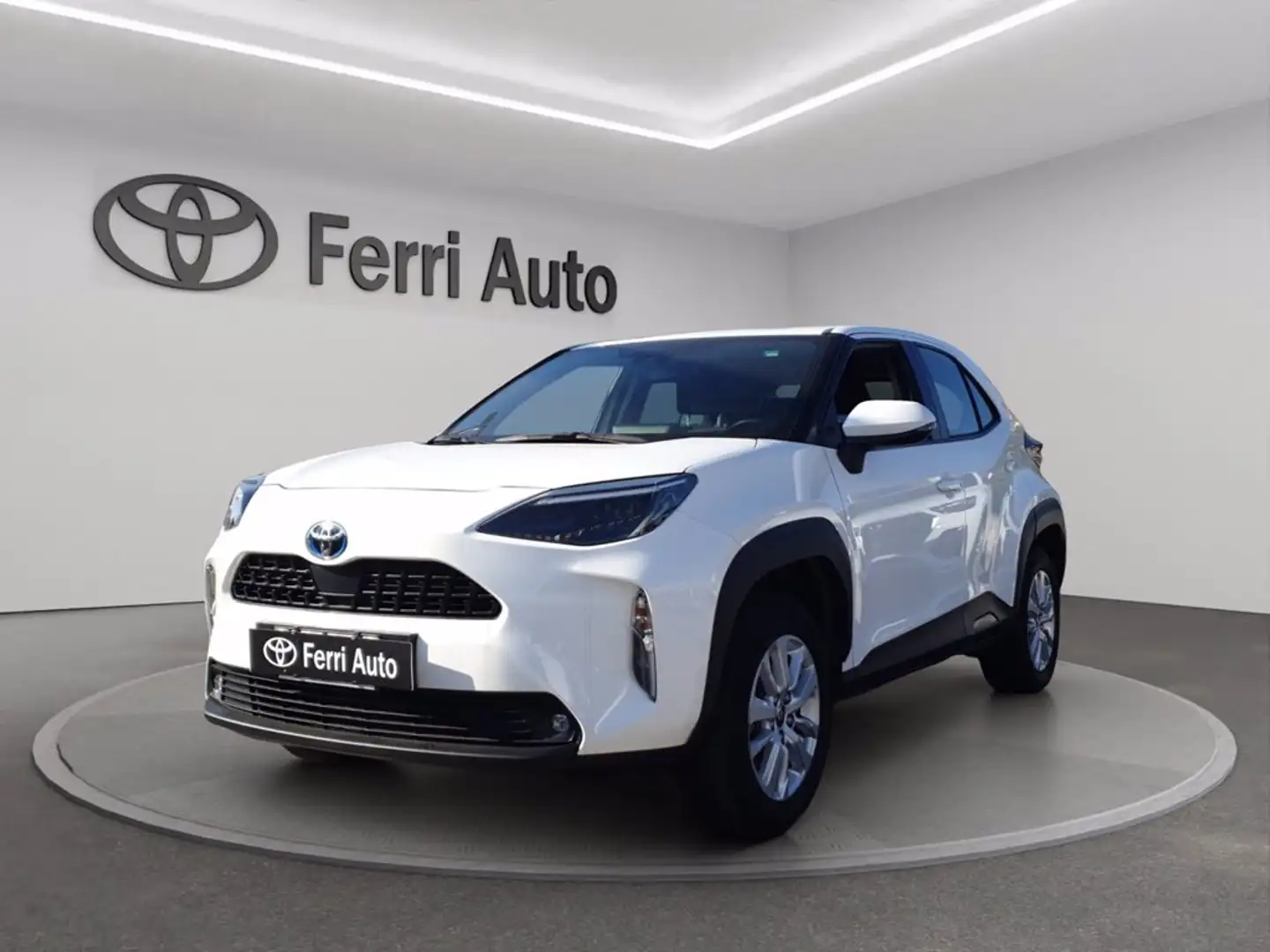 Toyota Yaris Cross 1.5h active fwd 116cv e-cvt Wit - 1