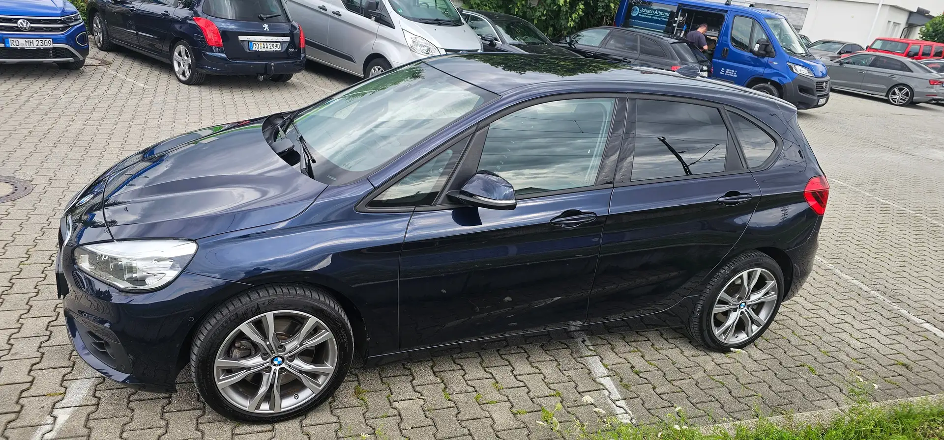 BMW 225 225i*Active*Tourer*Aut.*HUD*AHK*LED*NAVI*El.Sitze* Bleu - 2