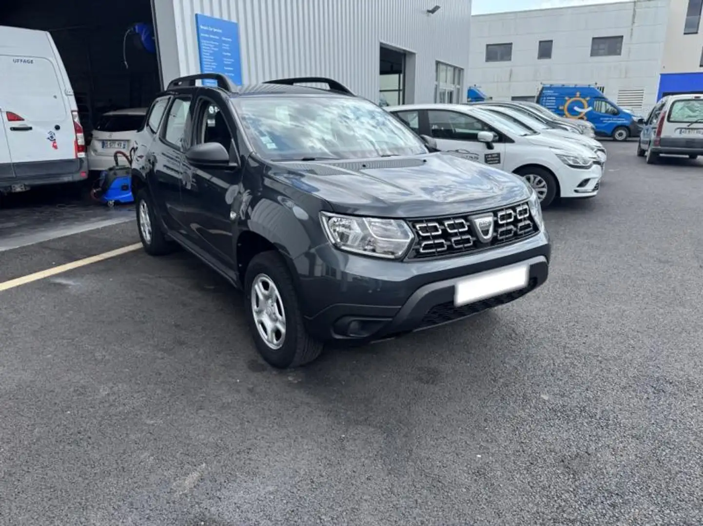 Dacia Duster 1.5 Blue dCi 95ch Essentiel 108g 4x2 - 19 Gris - 2