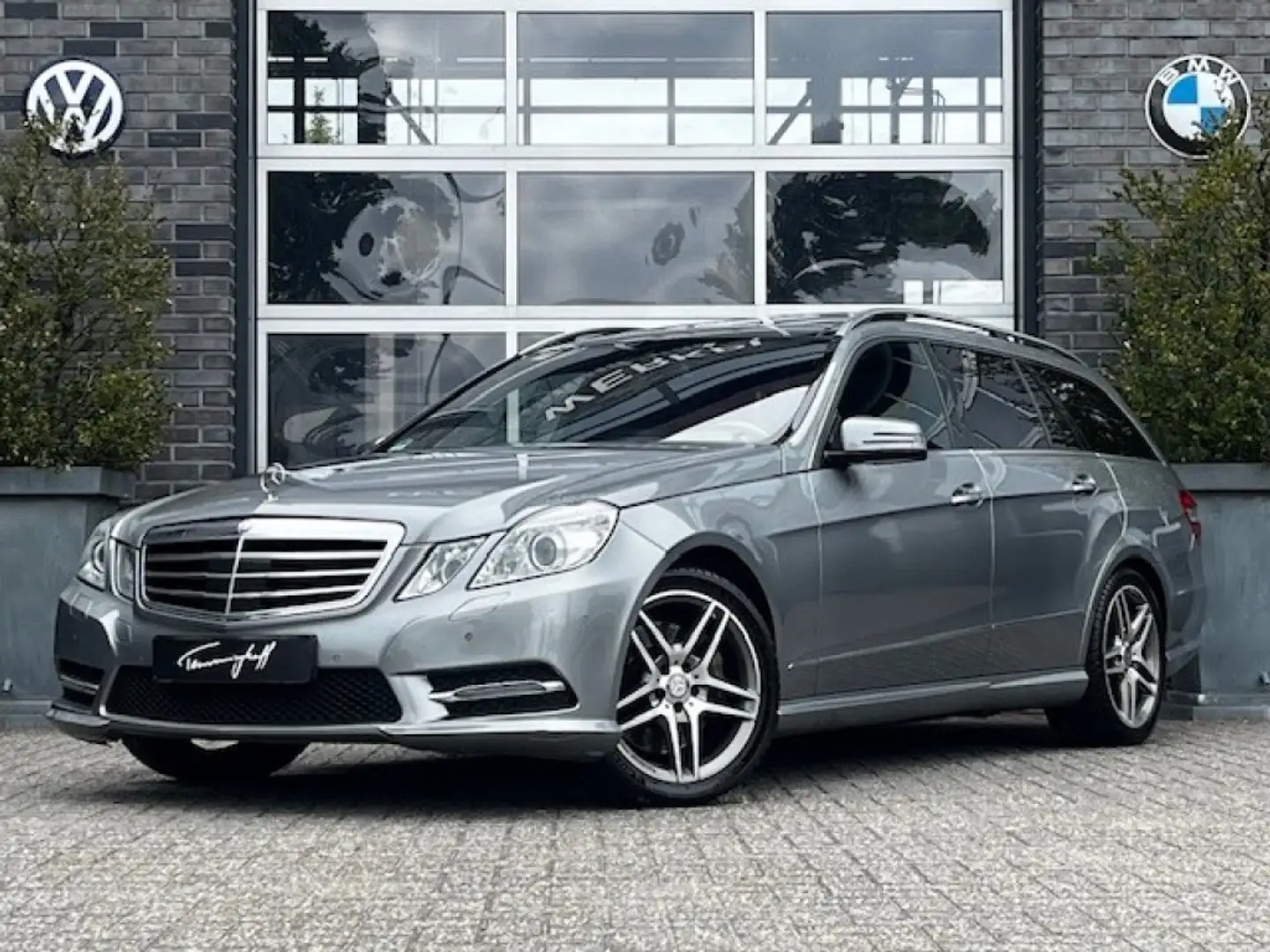 Mercedes-Benz E 350 350CDI ESTATE AUT. - AMG PAKKET - 7-ZITS - PANO - Grijs - 1