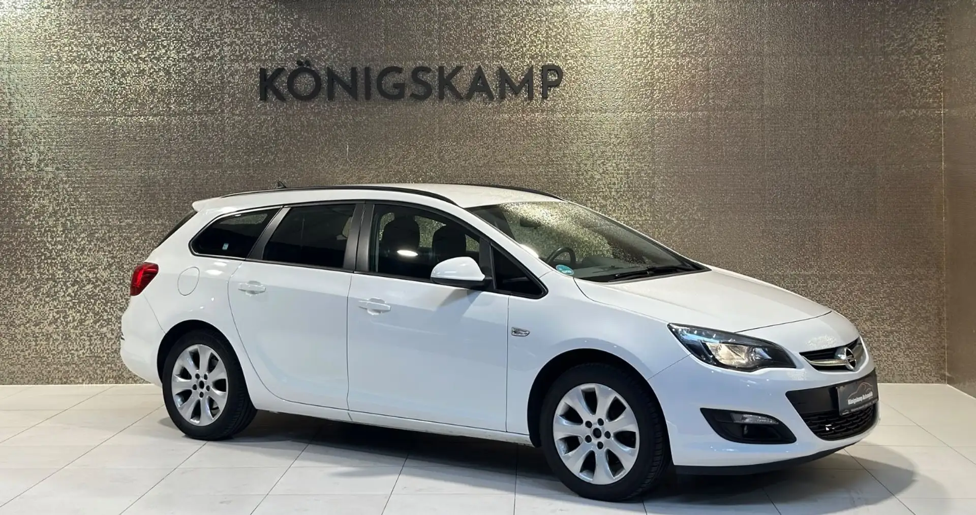 Opel Astra J Sports Tourer Selection * SERVICE NEU * Weiß - 1