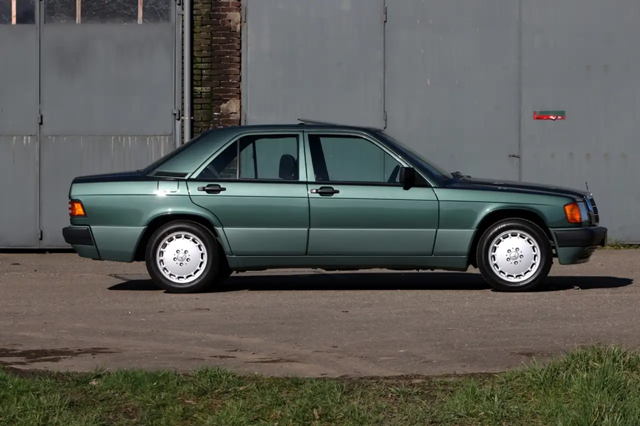 Mercedes-Benz 190 1.8 E Automatic 269 Pictures online, foto 3