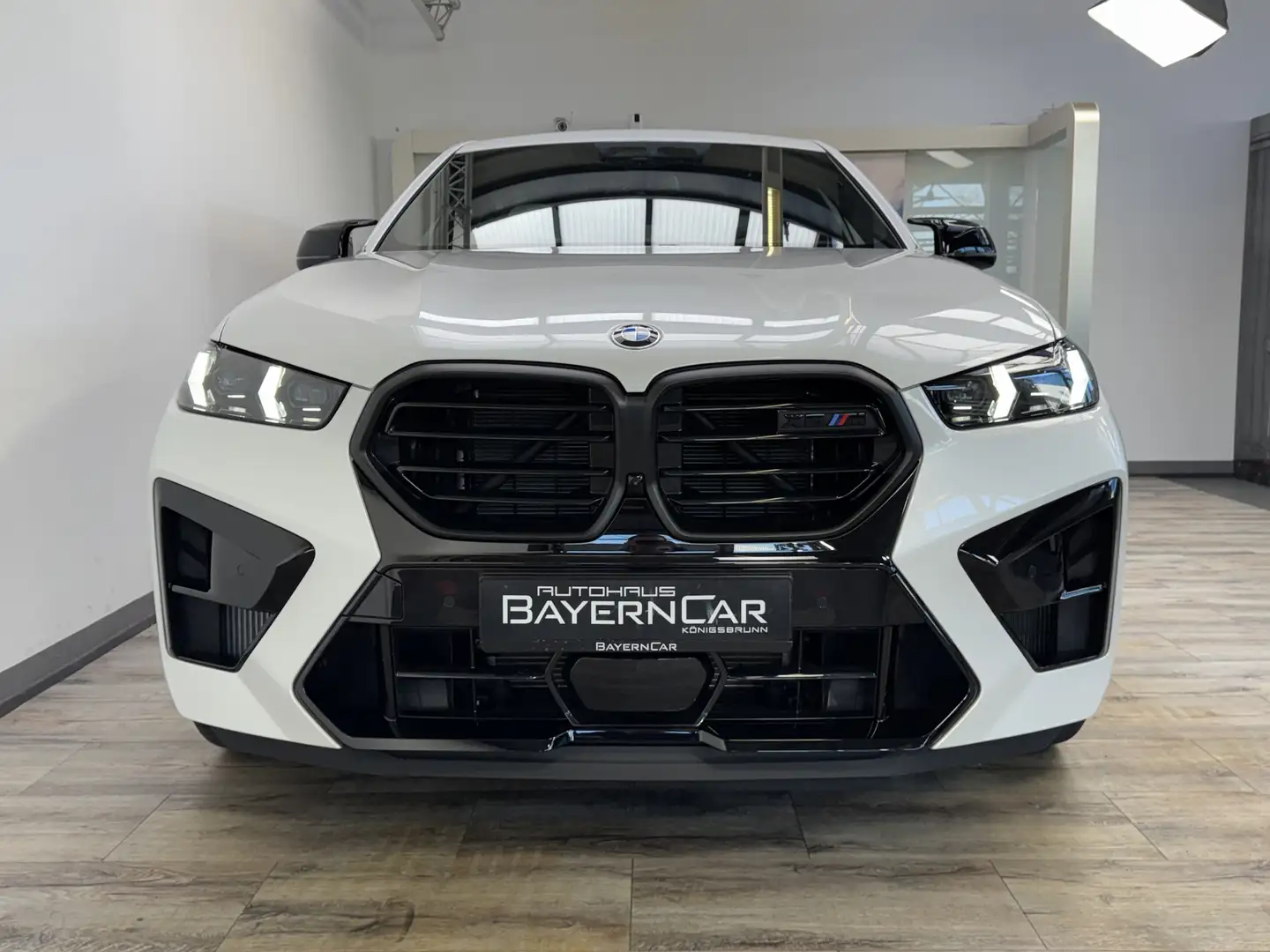 BMW X6 M Competition Pano Sky Sitzlüftung MultiSeats Weiß - 2