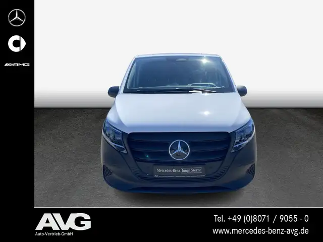 Mercedes-Benz Vito view 2