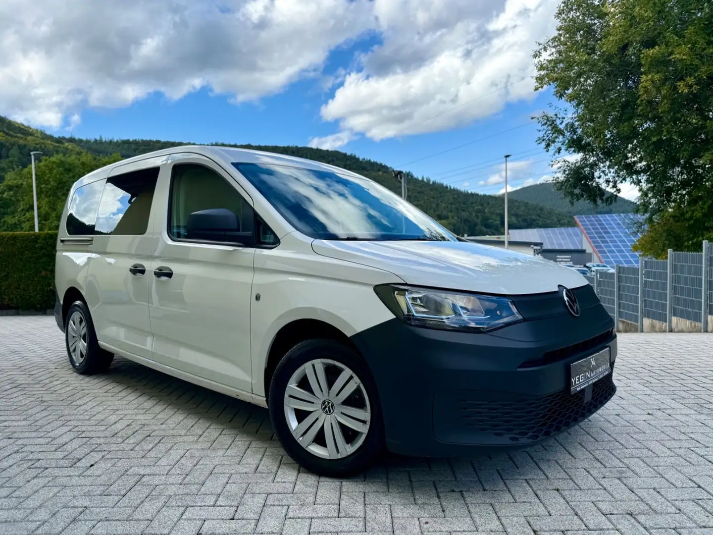 Volkswagen Caddy 2.0 TDI Maxi Standheizung-5Sitzer-AHK Weiß - 1