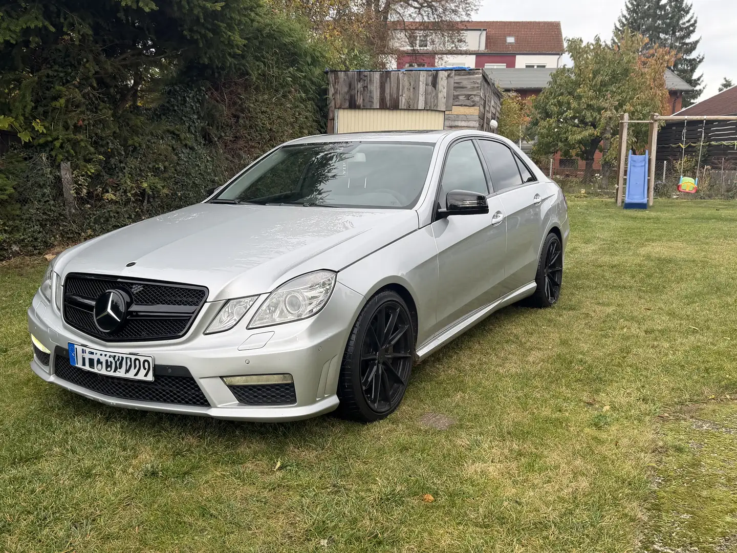 Mercedes-Benz E 500 4Matic Automatik Avantgarde Gris - 2