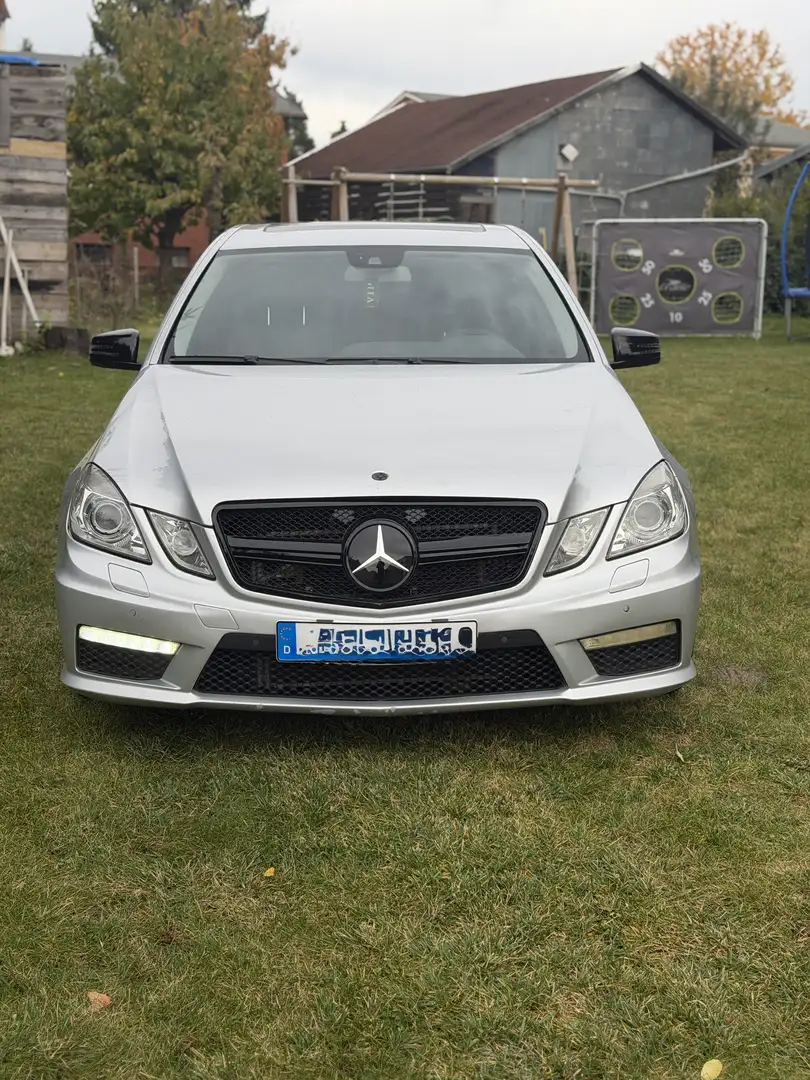 Mercedes-Benz E 500 4Matic Automatik Avantgarde Gris - 1