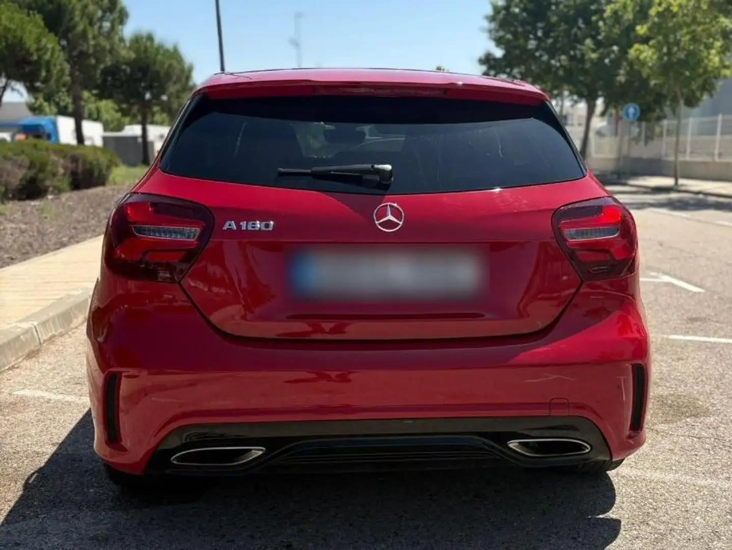 Mercedes-Benz A 180 A 180 Elegance Aut. (4.75) Elegance Rojo - 1