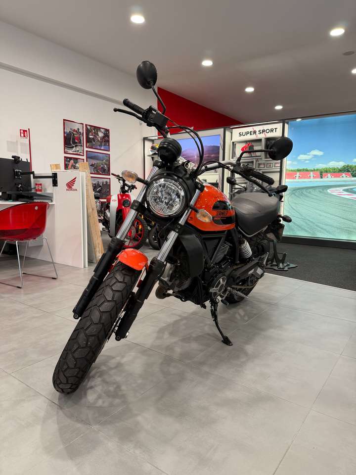 Ducati Scrambler 400 Sixty 2