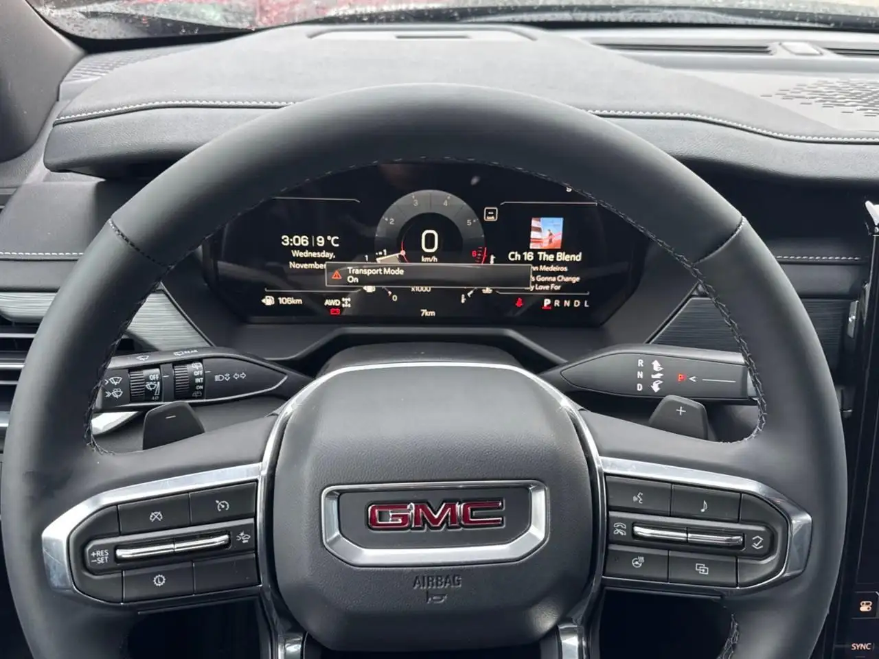 GMC Acadia снимка GMC Acadia