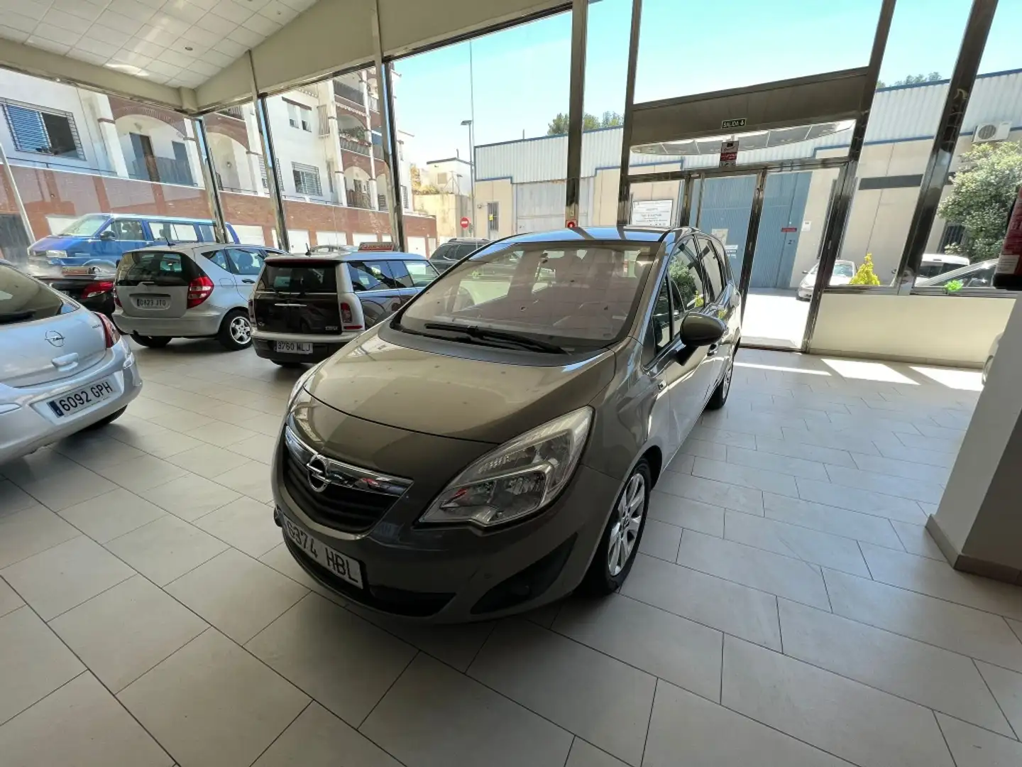 Opel Meriva 1.7CDTi Enjoy Aut. Beige - 1
