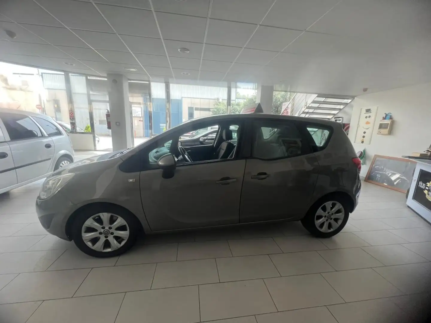 Opel Meriva 1.7CDTi Enjoy Aut. Beige - 1