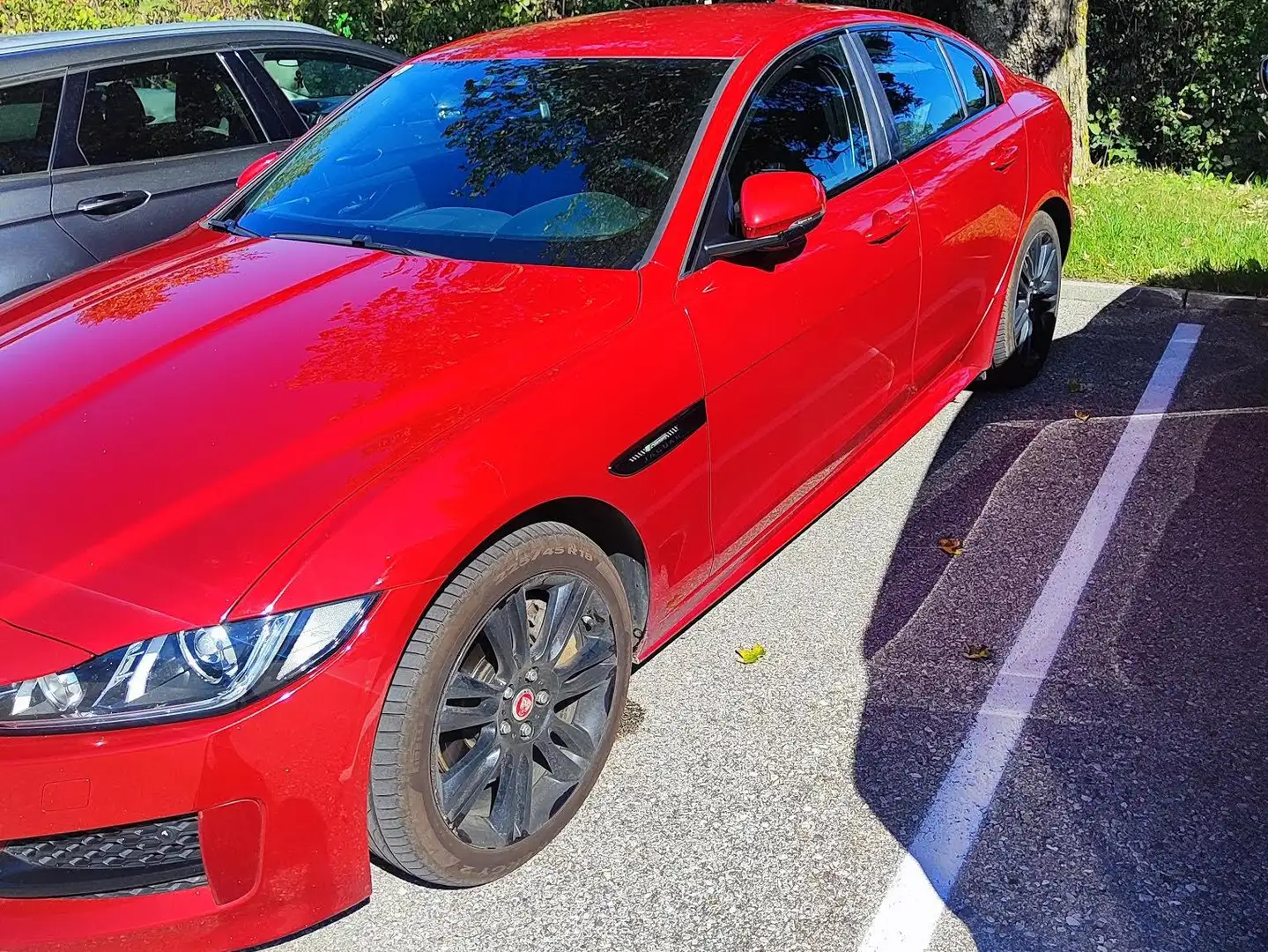 Jaguar XE XE 20d R-Sport AWD Aut. R-Sport Rot - 1