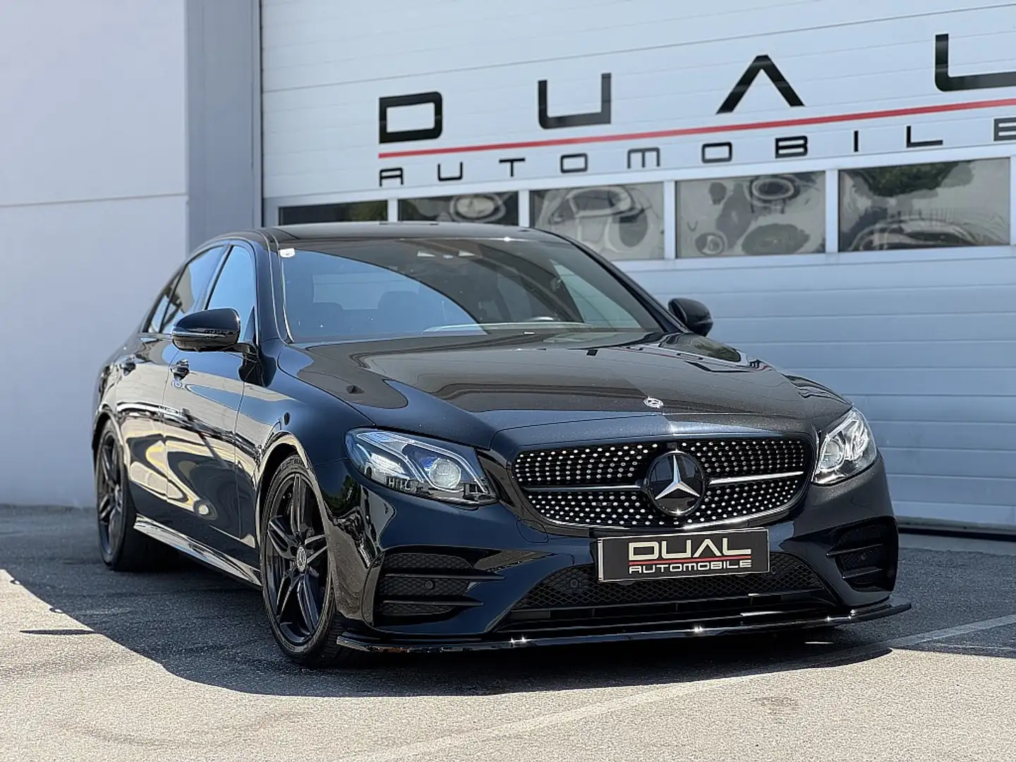 Mercedes-Benz E 220 d 4MATIC Aut.|AMG-PAKET|WIDESCREEN|DISTRONIC|LED Schwarz - 2