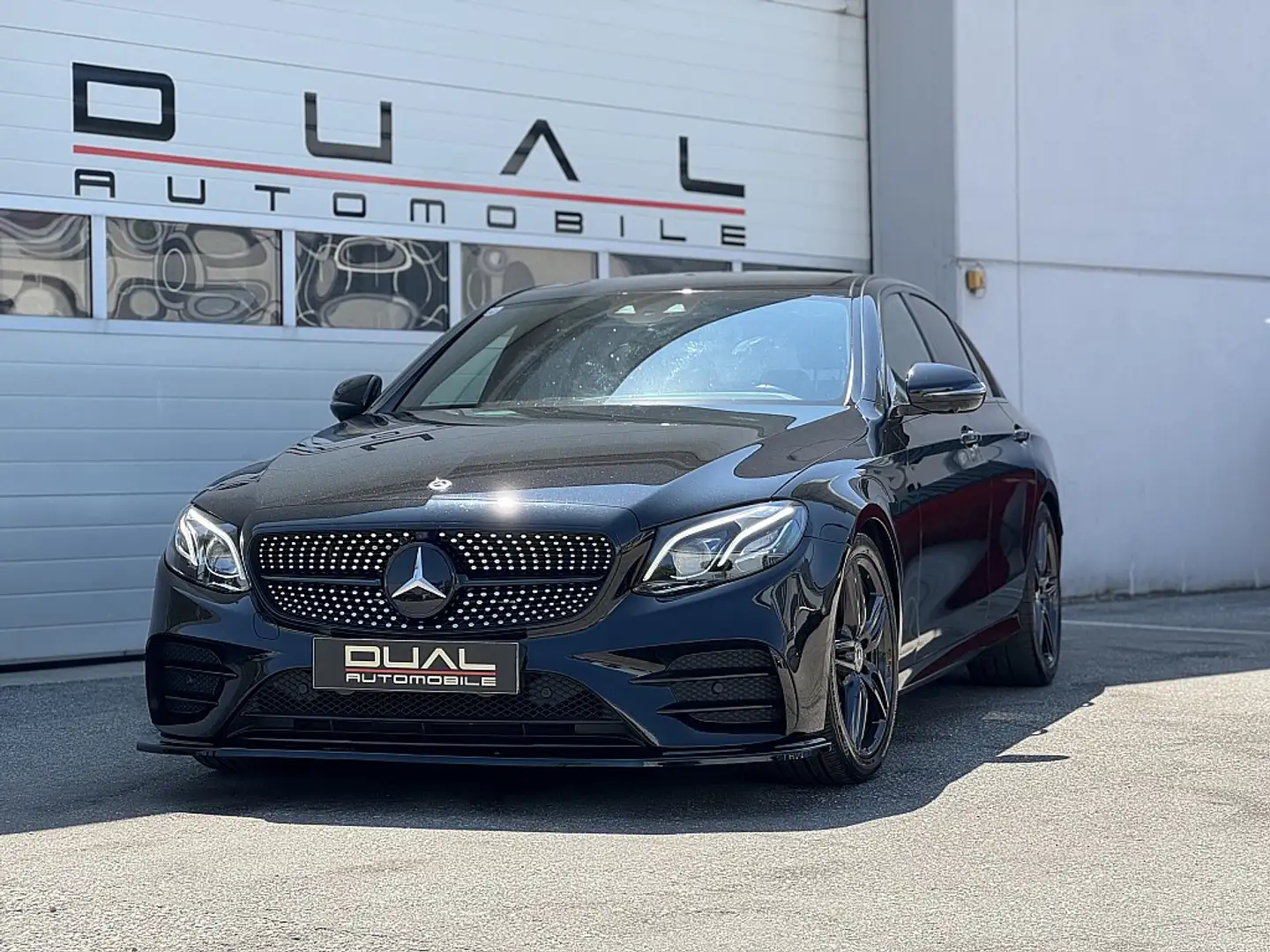 Mercedes-Benz E 220 d 4MATIC Aut.|AMG-PAKET|WIDESCREEN|DISTRONIC|LED Schwarz - 1