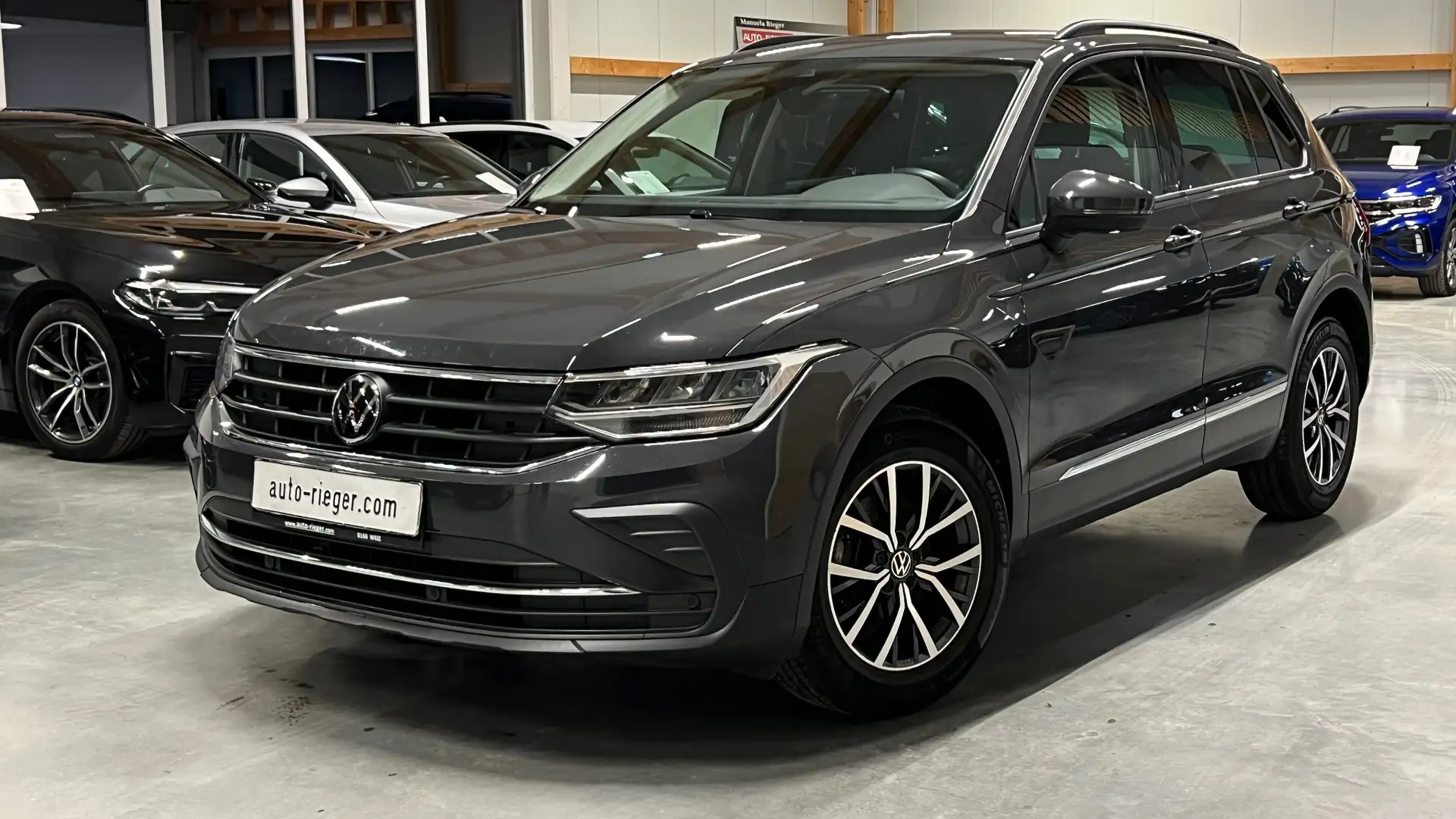 Volkswagen Tiguan Tiguan 2,0 TDI Life, ACC, LED, Lenkradheizung Grau - 2