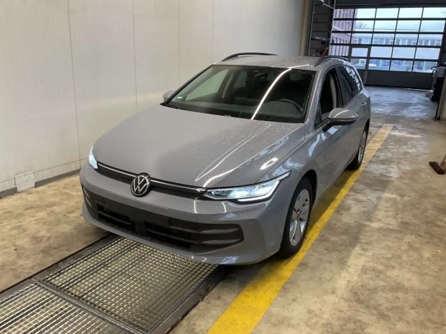 Volkswagen Golf Variant Golf VIII Variant 1.5 TSI Life AHK LED App ACC Grau - 2