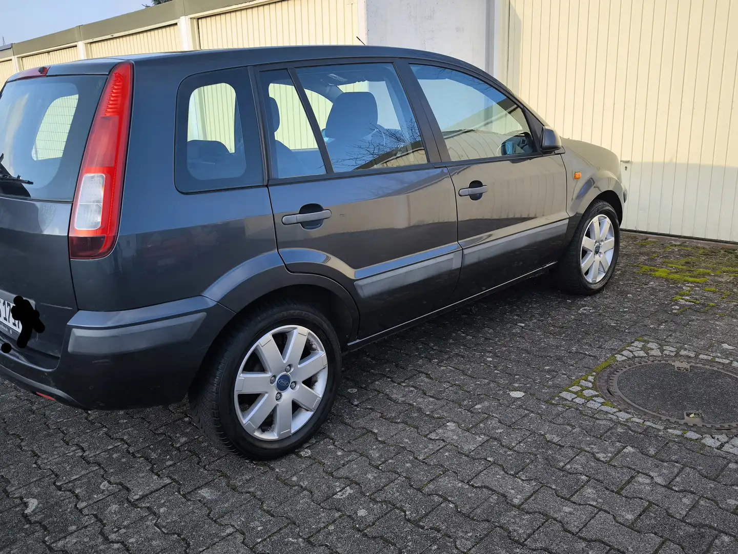 Ford Fusion Fusion 1.4 Schwarz - 2