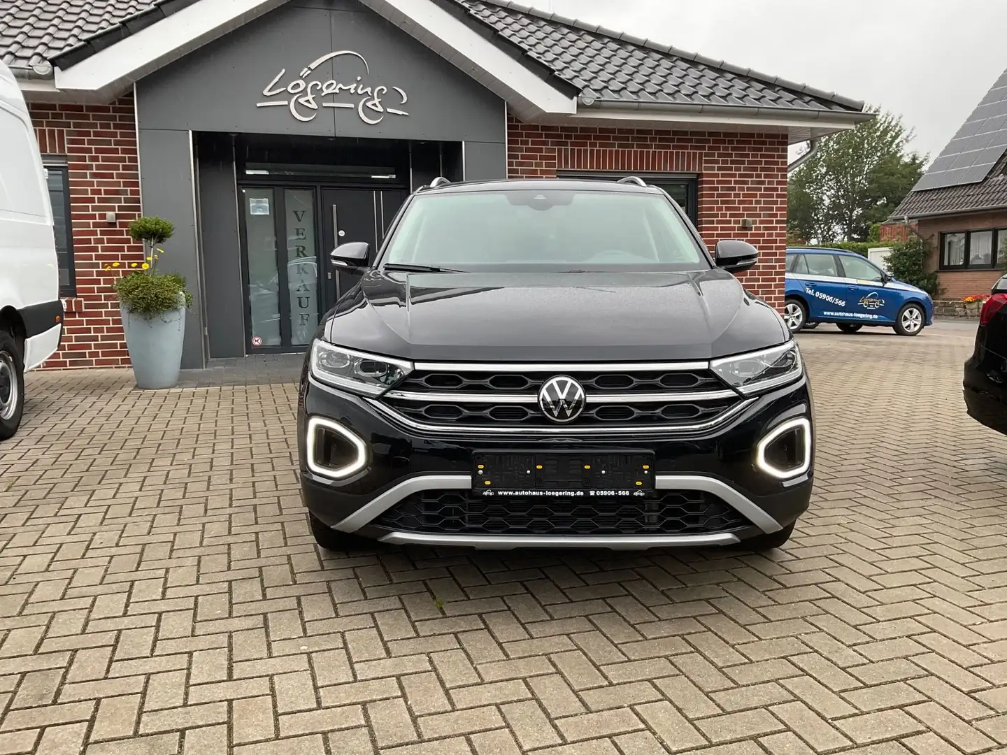 Volkswagen T-Roc 1.5 TSI DSG Style,AHK,ACC,LED,GJR Schwarz - 2