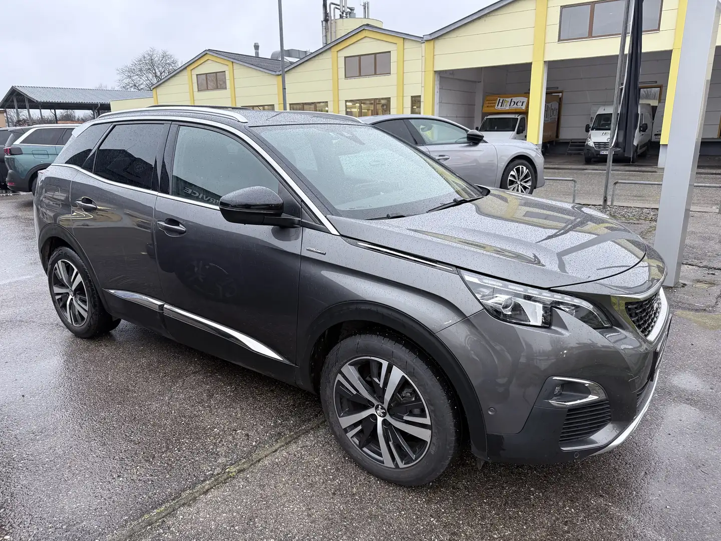 Peugeot 3008 GT Line 1,2 130 EAT8 Grau - 1