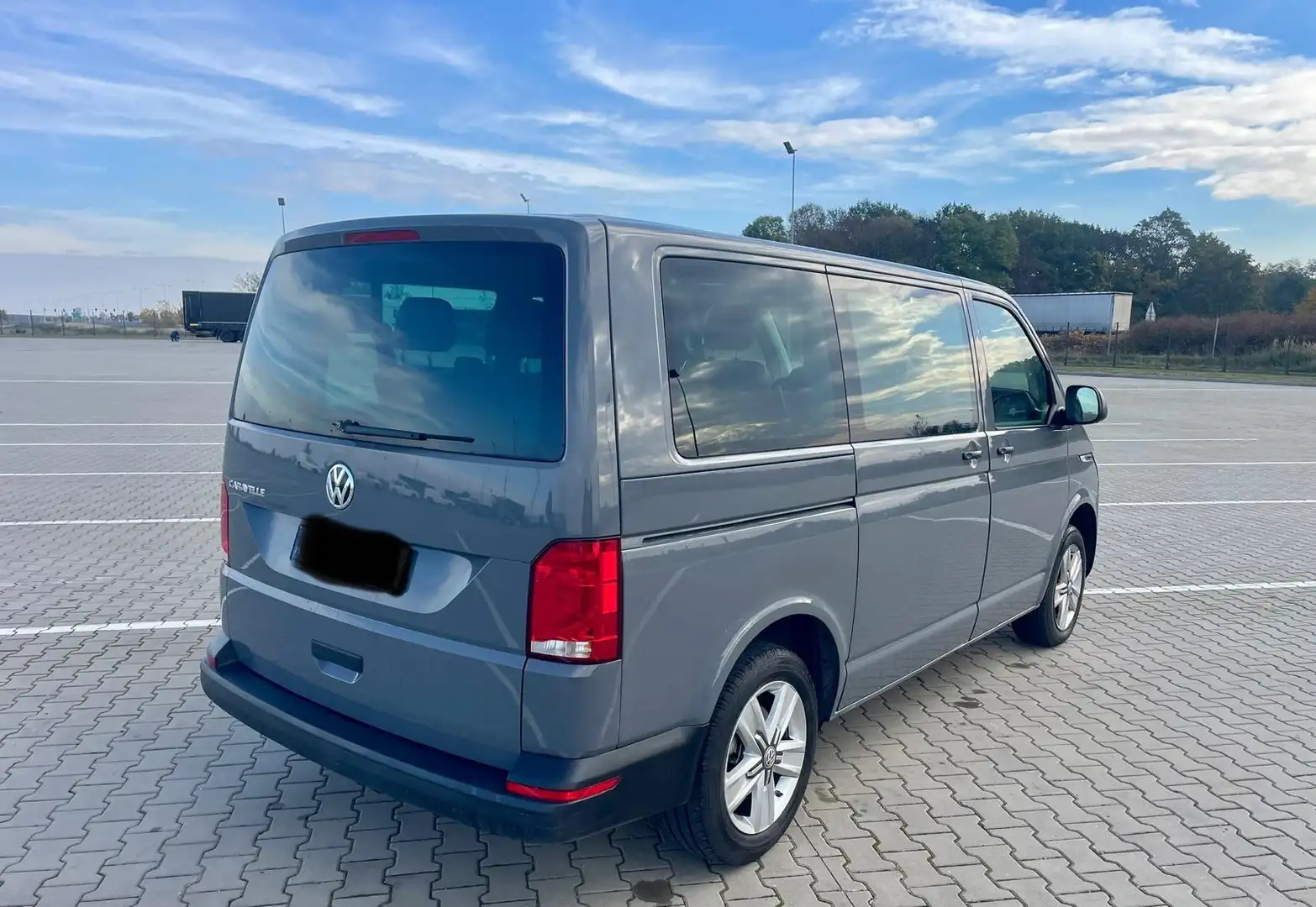 Volkswagen T6.1 Caravelle Kurz Trendline EcoProfi - 2