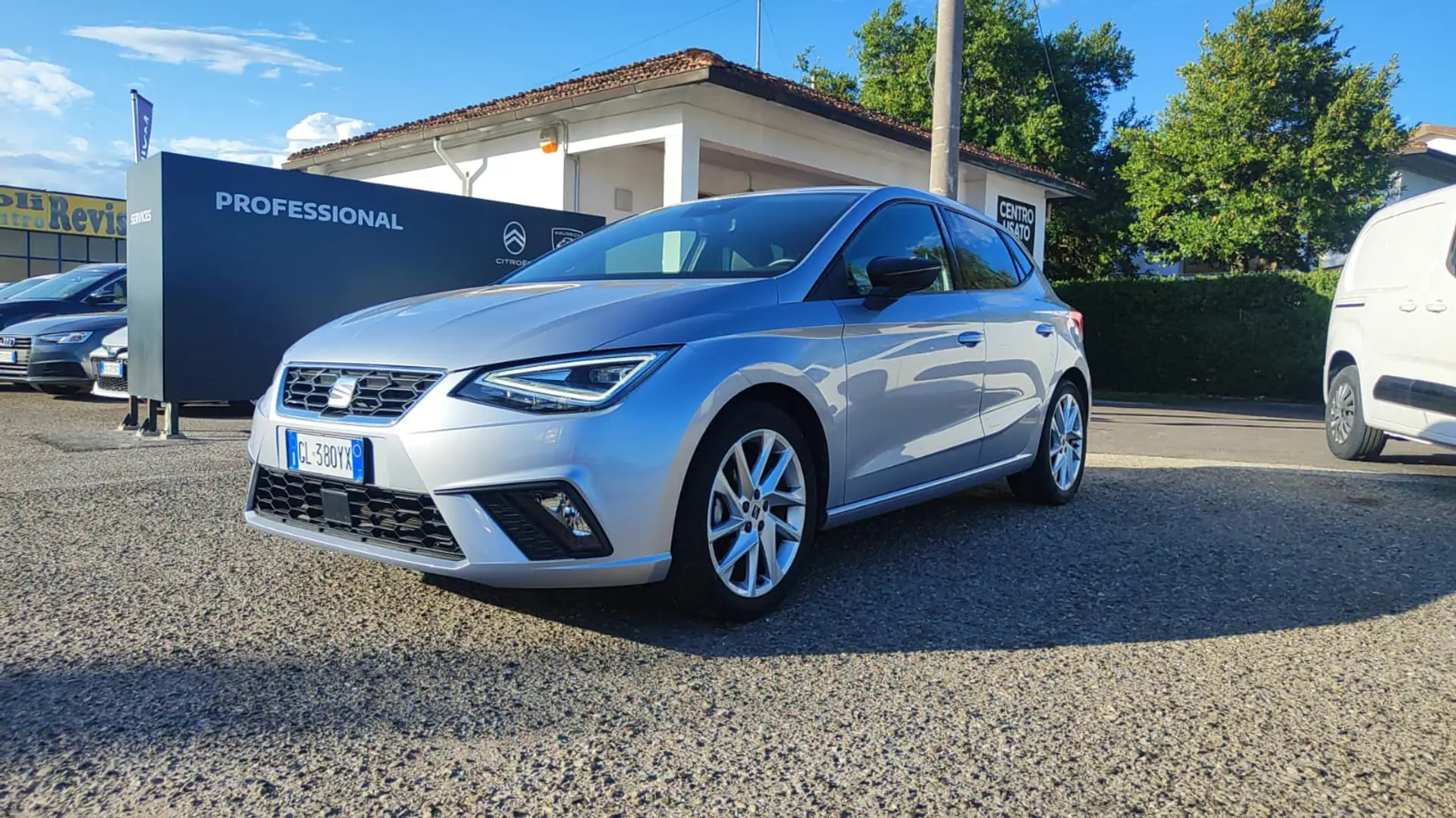SEAT Ibiza Ibiza 1.0 MPI 5 porte FR Bianco - 1