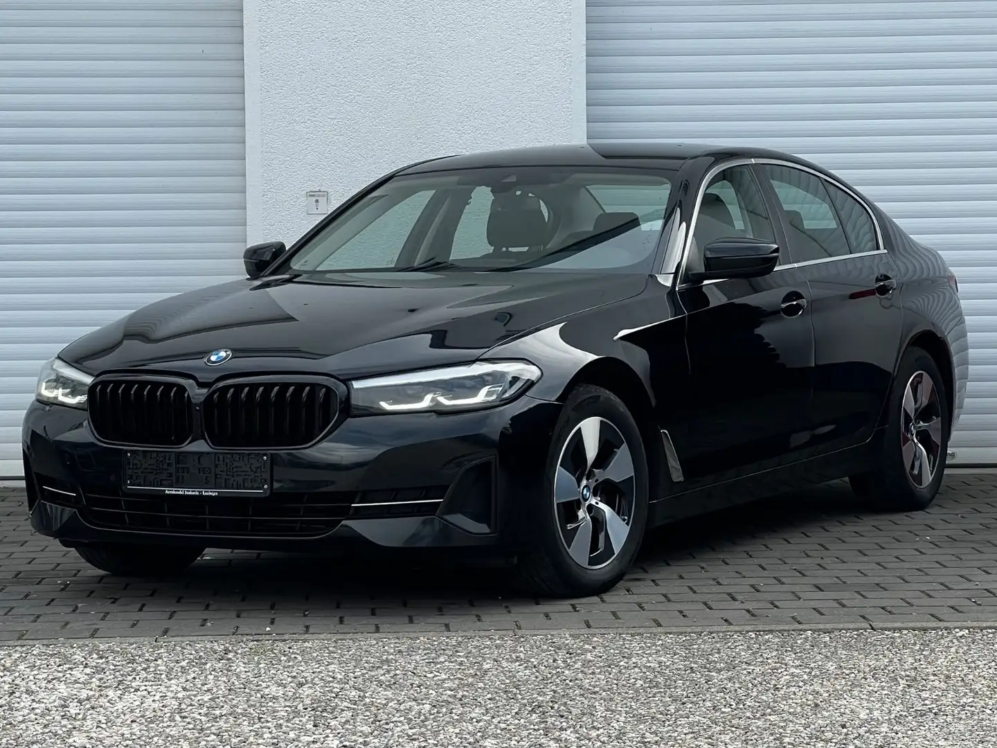 BMW 520 d xDrive LED Leder Navi Kamera 1-Hand Facelif Noir - 1