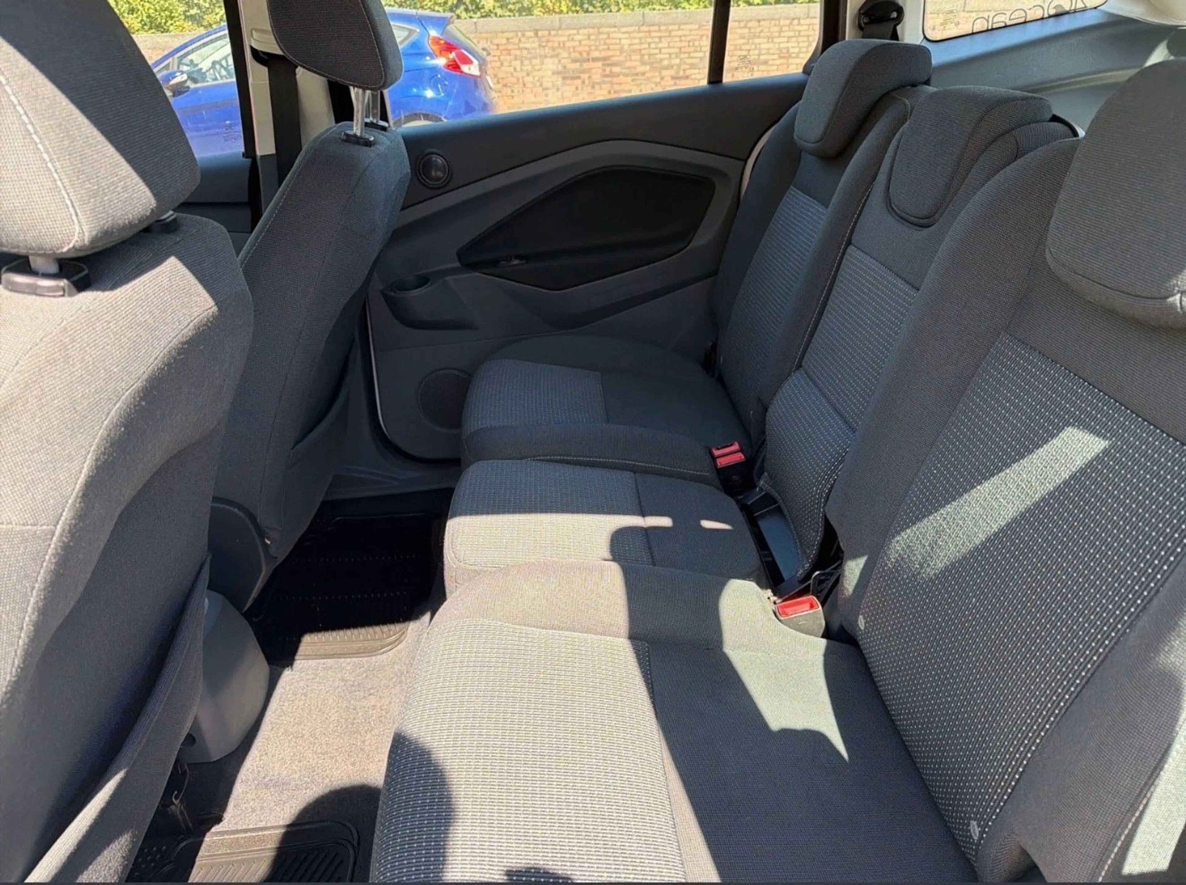 Ford Grand C-Max Trend Zahnriemen neu PDC Navi — photo 12