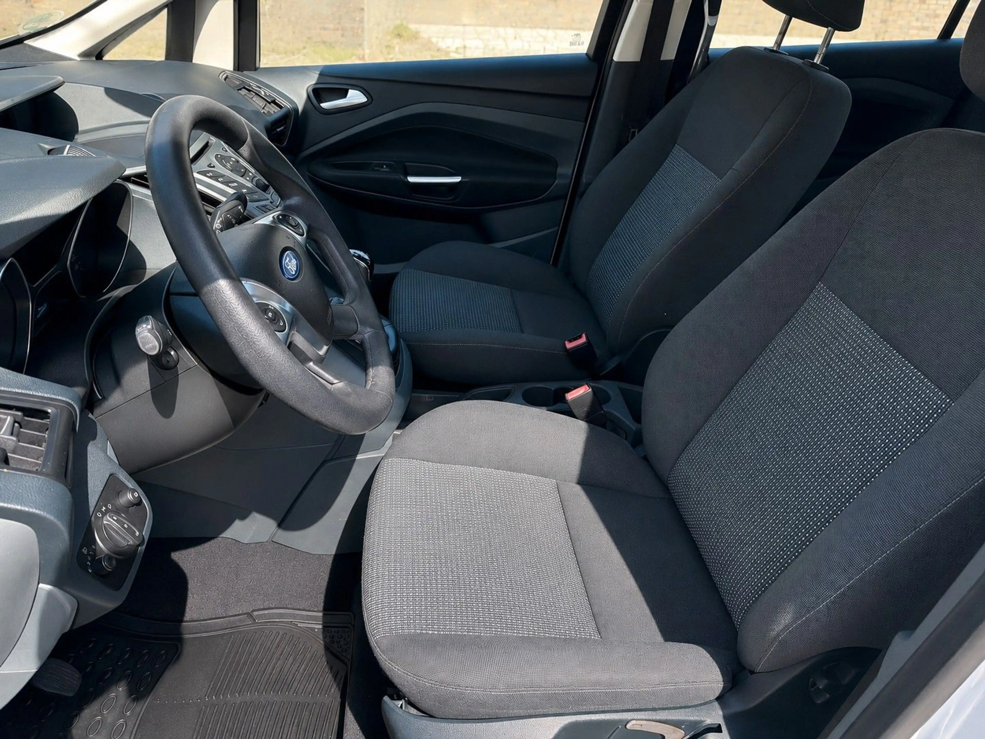 Ford Grand C-Max Trend Zahnriemen neu PDC Navi — photo 11
