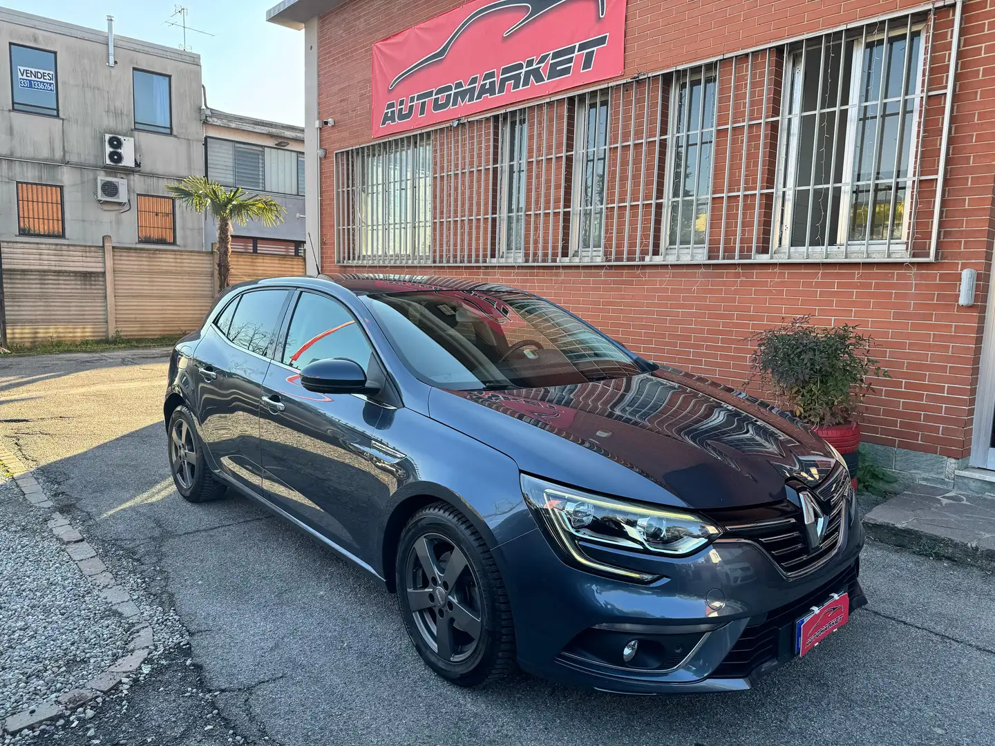 Renault Megane 1.5 dci energy Intens 110cv edc Grijs - 1