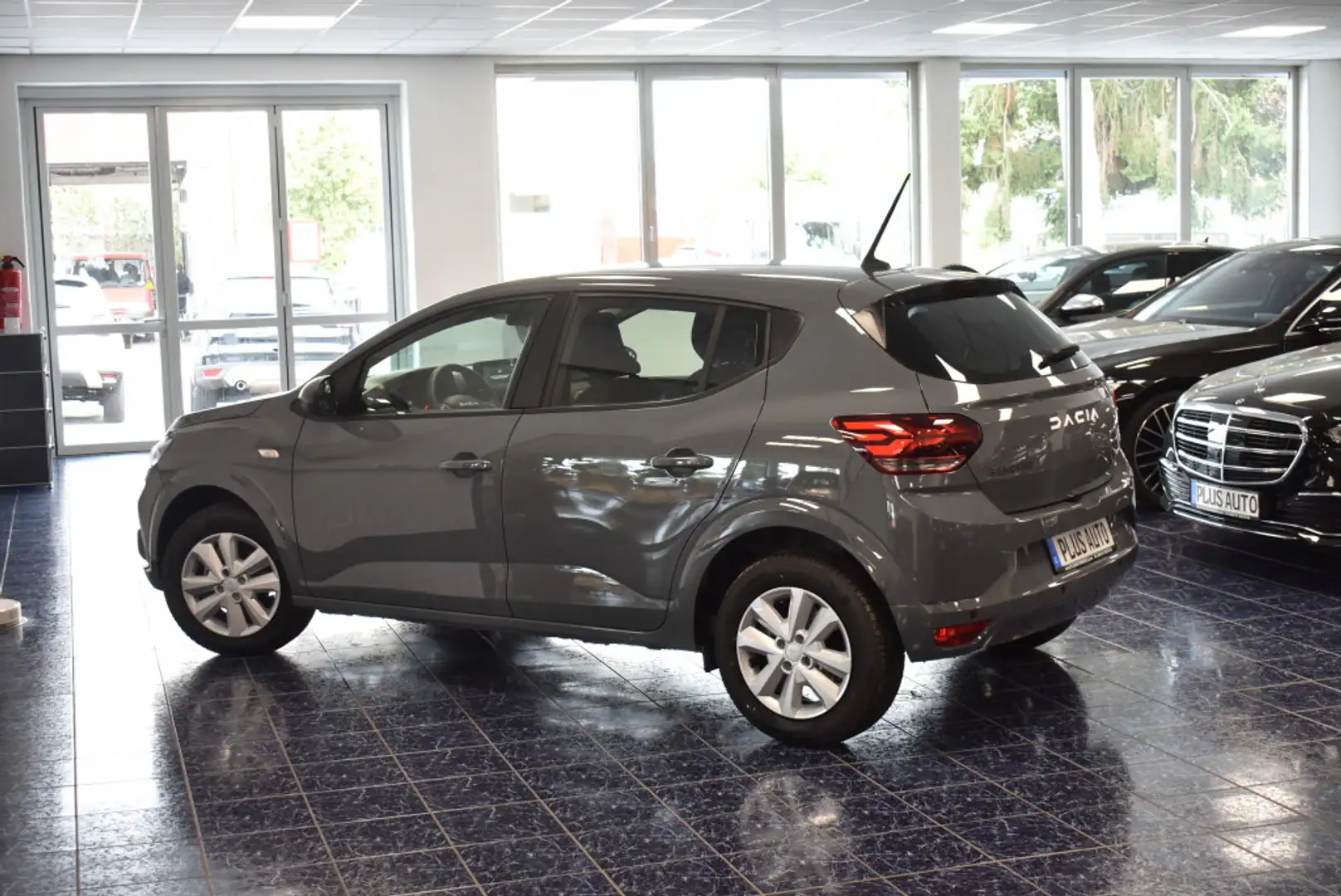 Dacia Sandero Express Autom Multi-Med LED Sitzheiz PDC Grau - 2