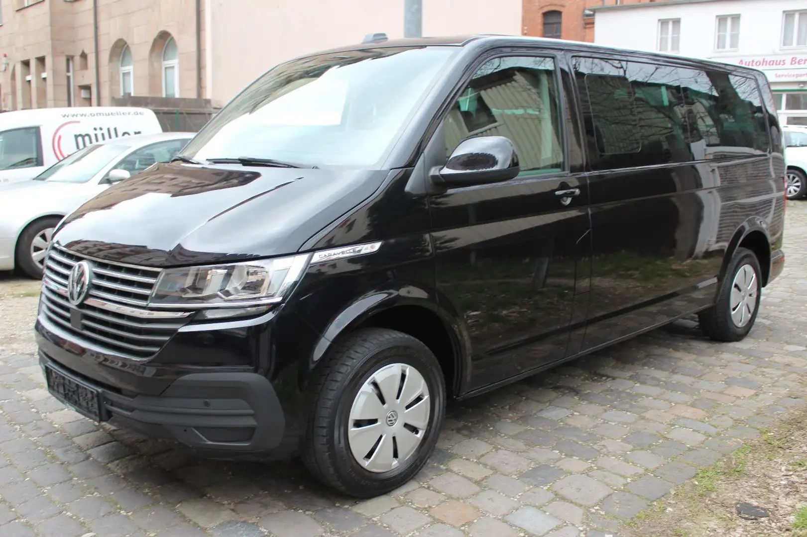 Volkswagen T6 Caravelle T6.1 Caravelle Lang Comfortline DSG Navi 9 Sitz Černá - 1