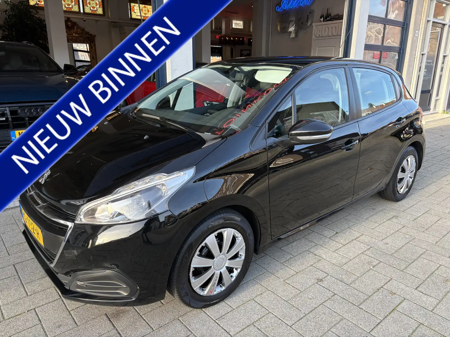 Peugeot 208 1.2 PureTech Active NAVI/AIRCO/TELEFOON/CRUISE Zwart - 1