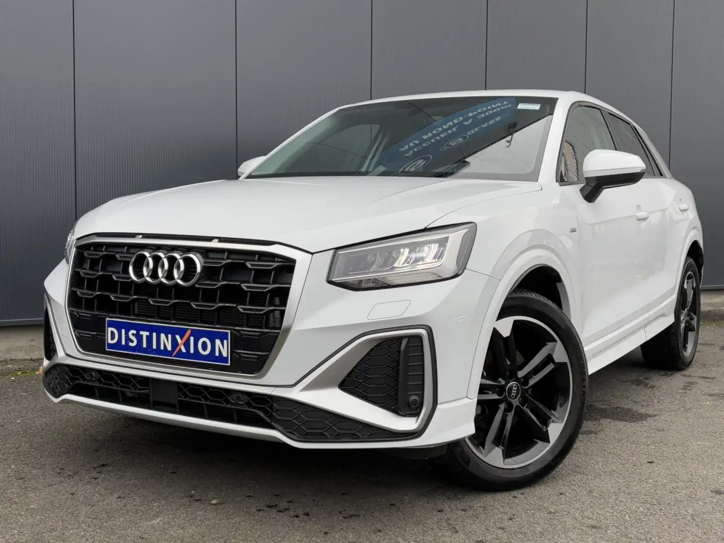 Audi Q2 30 TFSI 110 S-Line avec Caméra et Hayon électrique Blanc - 2