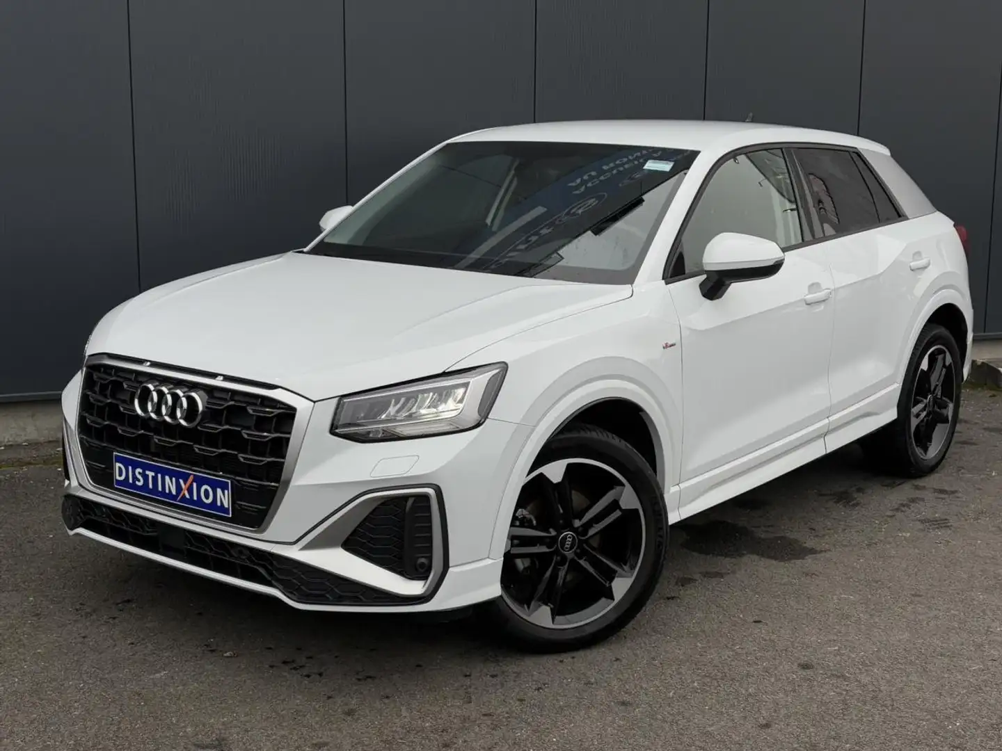 Audi Q2 30 TFSI 110 S-Line avec Caméra et Hayon électrique Blanc - 1