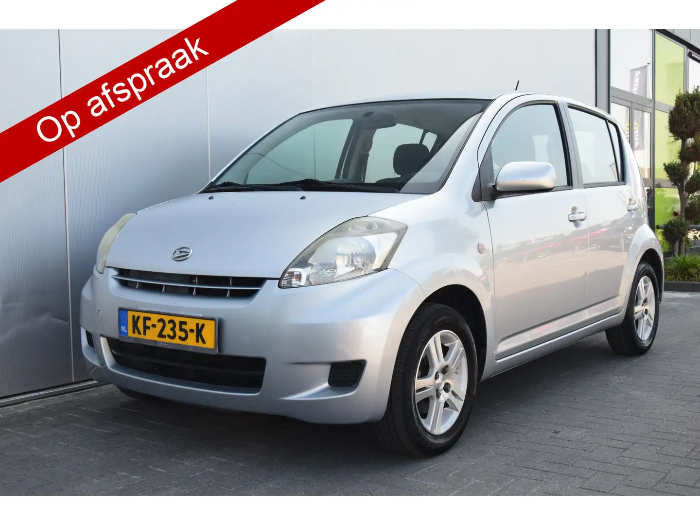 Daihatsu Sirion 2 1.3-16V Comfort Airco Grijs - 1
