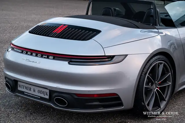Porsche 911 view 20