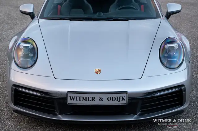 Porsche 911 view 21