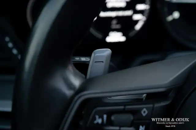 Porsche 911 view 14