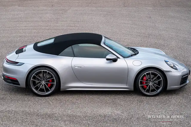 Porsche 911 view 2