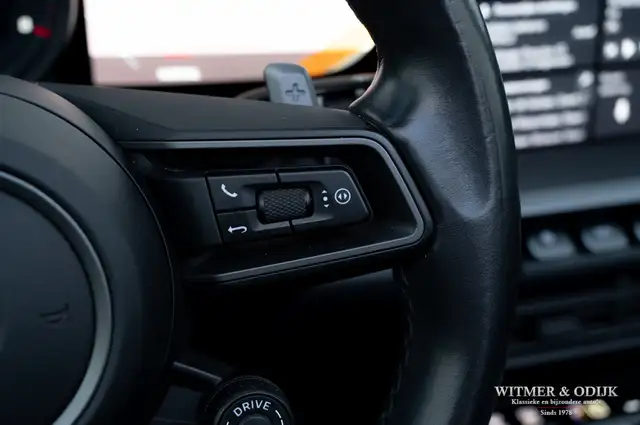 Porsche 911 view 13