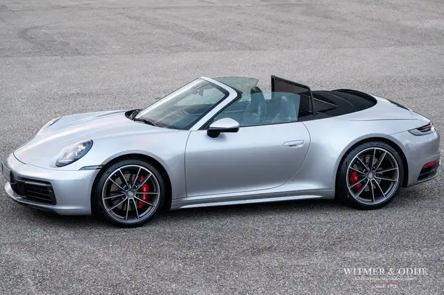 Porsche 911 view 18
