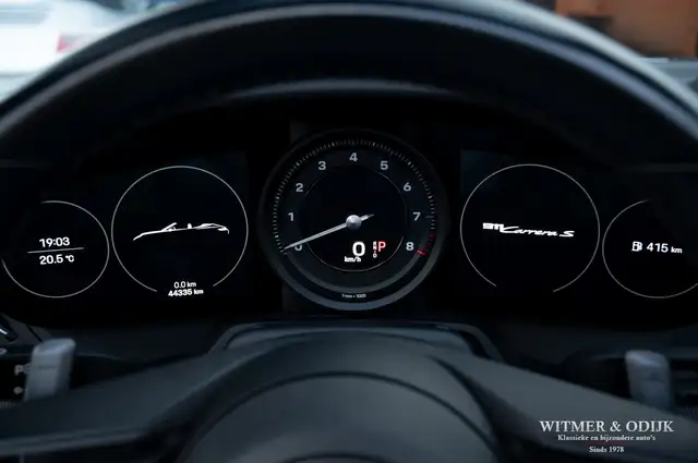 Porsche 911 view 27