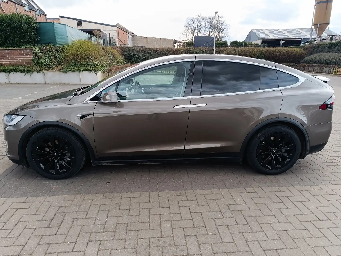 Tesla Model X 90D Dual Motor - 2